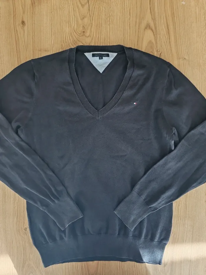 Pull col V noir tommy Hilfiger taille xl - photo numéro 2