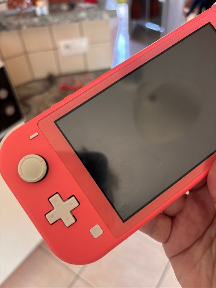 Nintendo Switch Lite - photo numéro 2