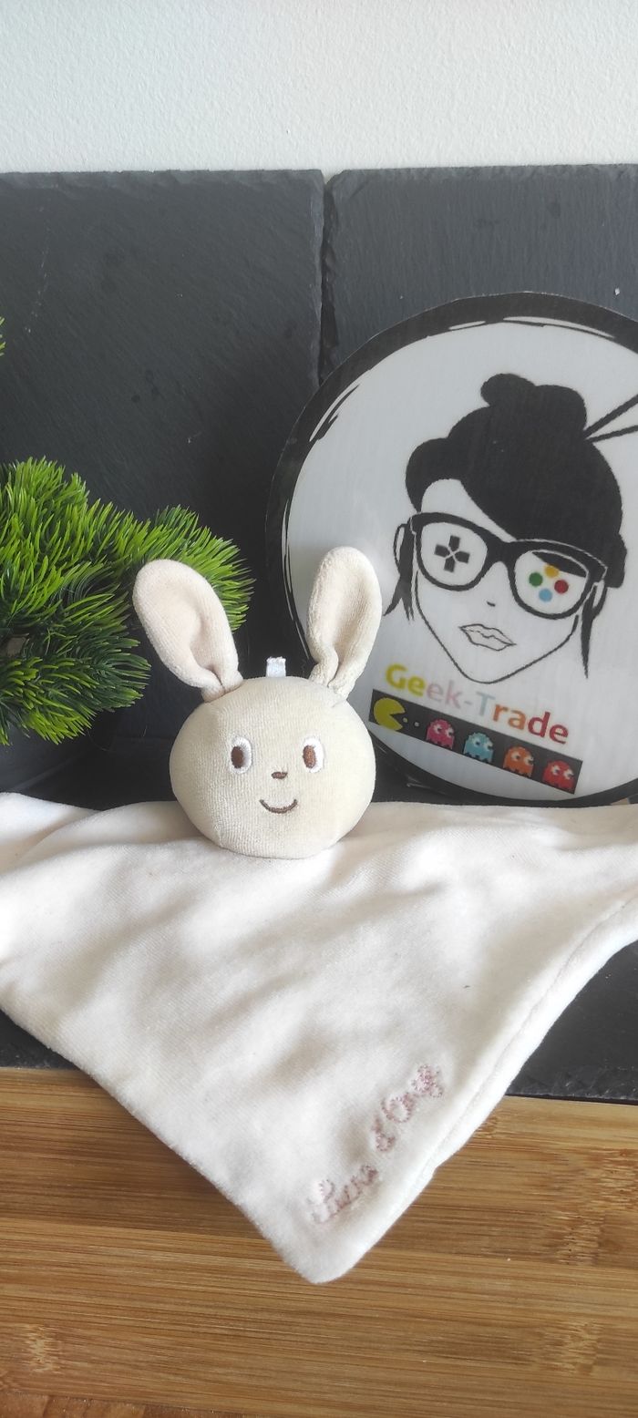 Doudou plat lapin rose sucre d'orge beige marron carré