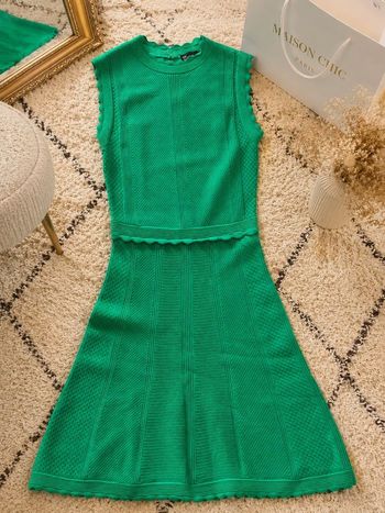 Robe verte en maille – Élégante & féminine