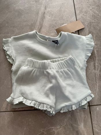 Ensemble short fille