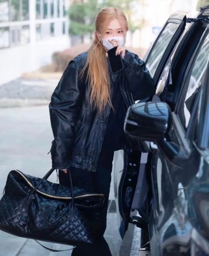 Yves Saint Laurent    Giant YSL - photo numéro 2