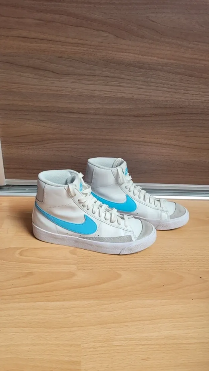 Baskets Nike taille 36,5 - photo numéro 2