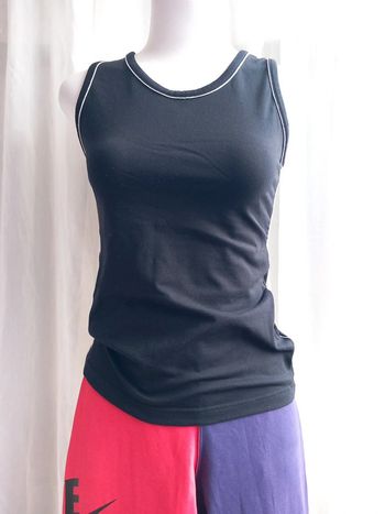 Débardeurs d'sports