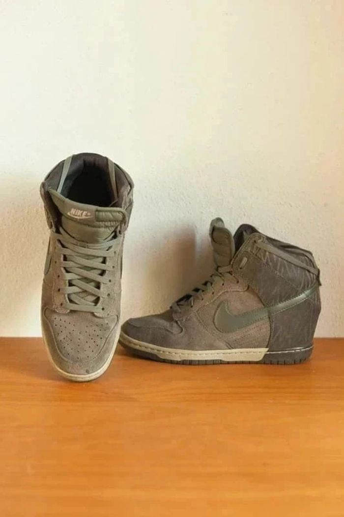Baskets Nike compensées vert d'eau à motifs chevrons - photo numéro 3