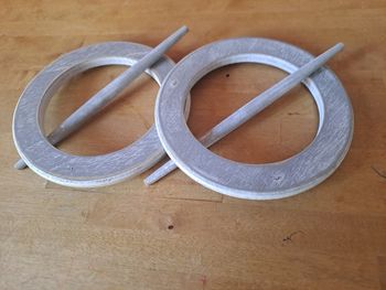 2 embrasses  en bois