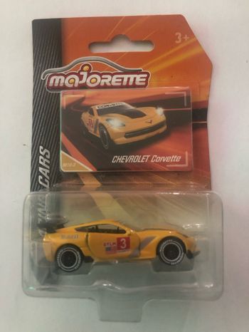Miniature majorette Chevrolet corvette racing