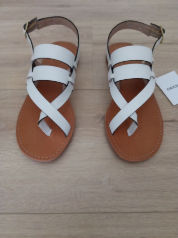 Sandales cuir Geox pointure 35 - photo numéro 3