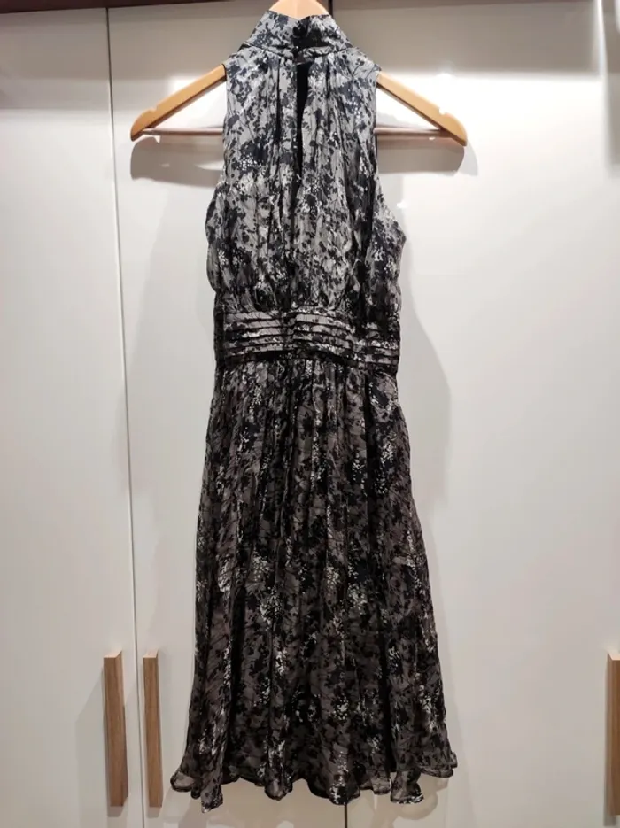 Robe longue fleurie en soie - très bon état - photo numéro 6