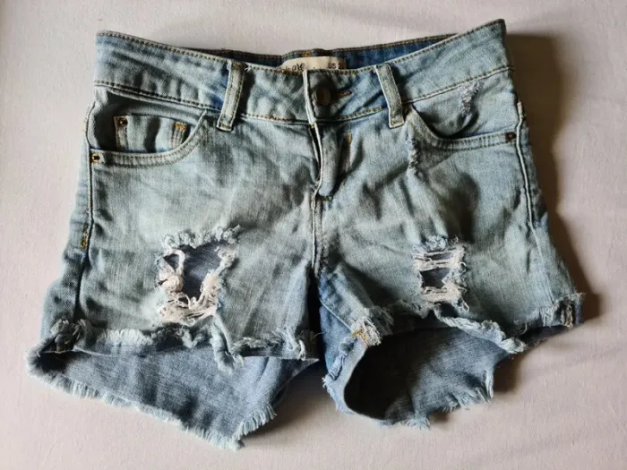 Short jeans
