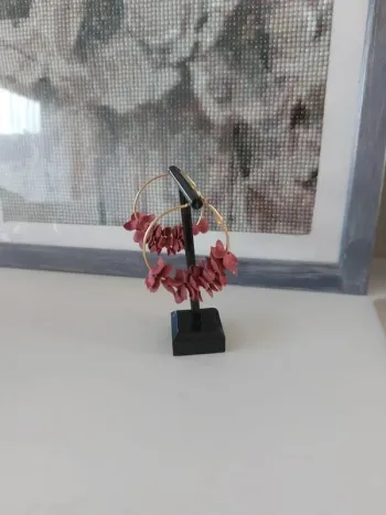 Boucles d'oreilles créoles fleurs tissu bordeaux