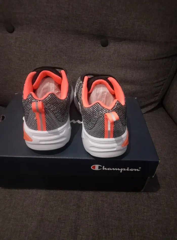 Chaussures baskets neuves -  Fille - 33 - Champion - photo numéro 10