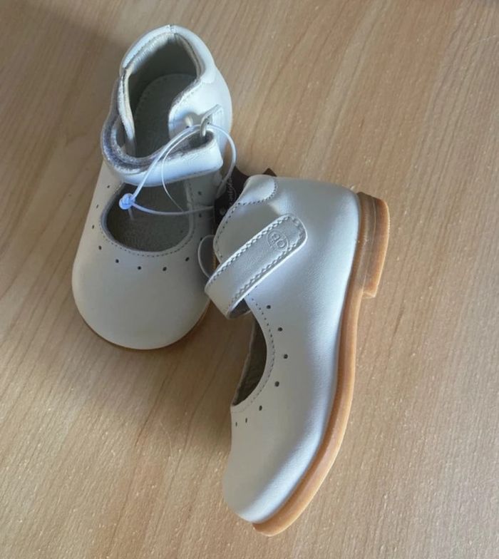 Chaussures ballerines babies pointure 20 en cuir neuve val 35,9 - photo numéro 4