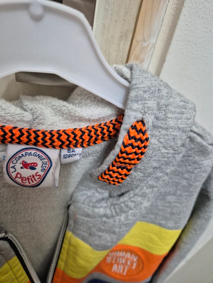 Veste grise à capuche - photo numéro 2