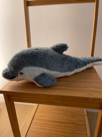 peluche bébé dauphin