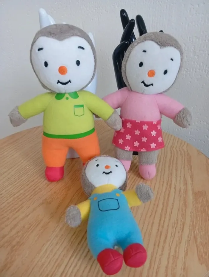 Lot peluches T'choupi et ses parents dessin tchoupi et doudou