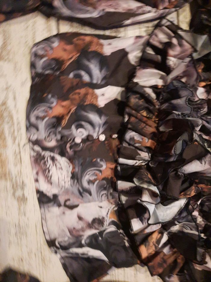 Haut style gothique prettylitlething - photo numéro 4