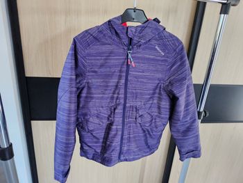 Veste Quechua taille 8 ans