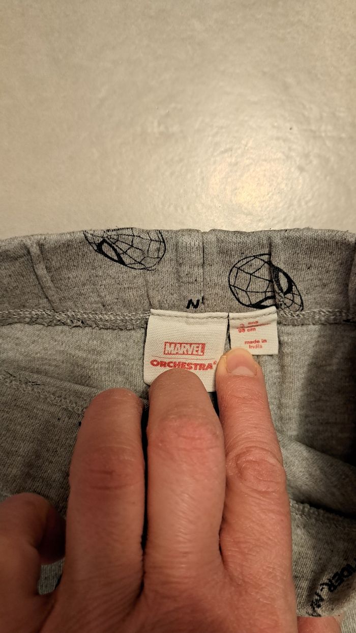 Joli pyjama 2 pièces spiderman 3 ans - photo numéro 6