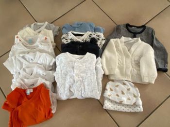 Lot vêtements naissance bébé garçon 0/1 mois