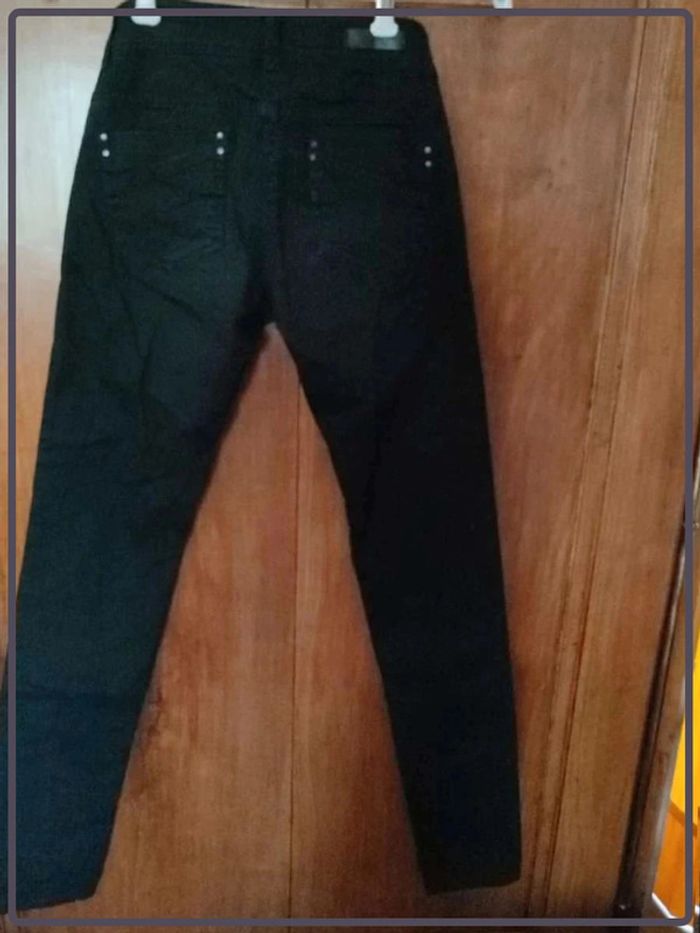 Pantalon noir Bonobo taille 34 très bon état - photo numéro 2