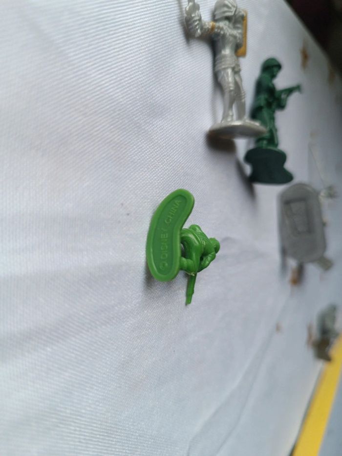 Petit soldat soldier chevalier knight 1995 lm Disney épée fusil argenté silver vert green gris grey - photo numéro 18