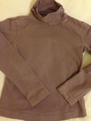 Sous-pull col haut à rayures violet