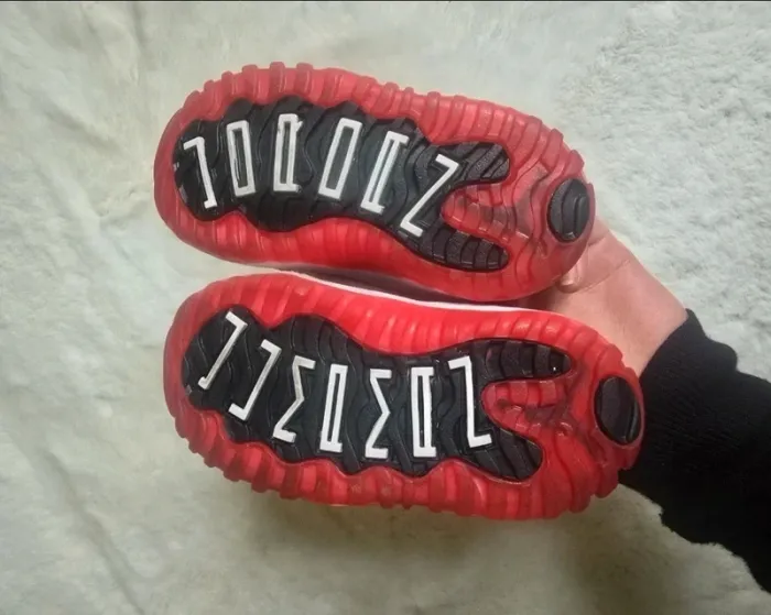 Basket Jordan taille 21 - photo numéro 10
