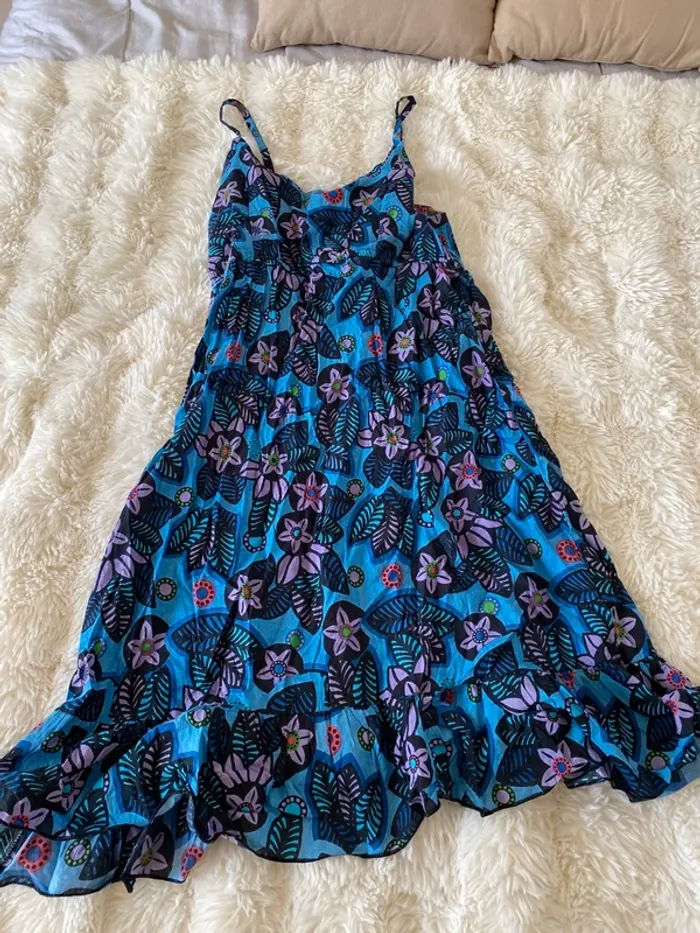 Jolie robe fleurie colorée taille L/XL