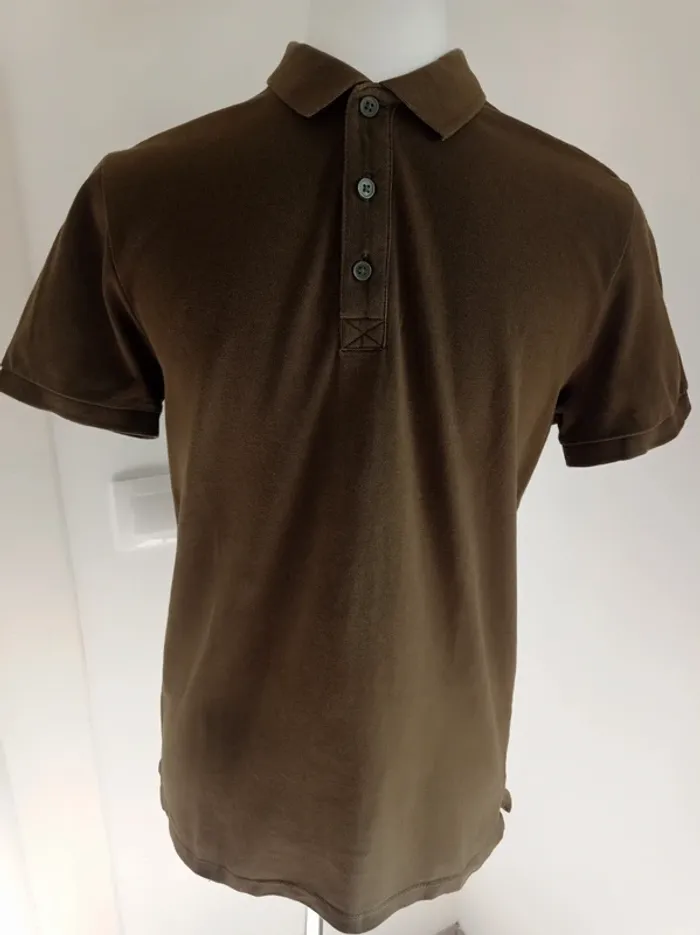 Polo vert kaki manches T.S Bershka