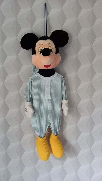 Mickey, peluche range pyjama
