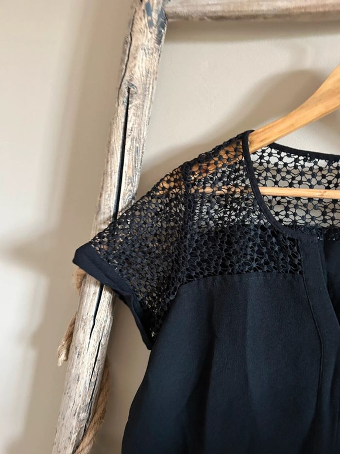 Haut blouse en dentelle - photo numéro 2