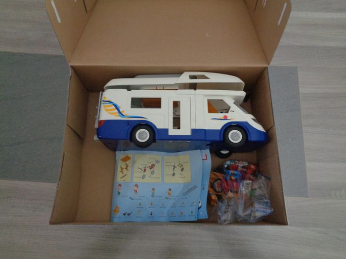 Grand camping car familiale - playmobil 4859 - photo numéro 3