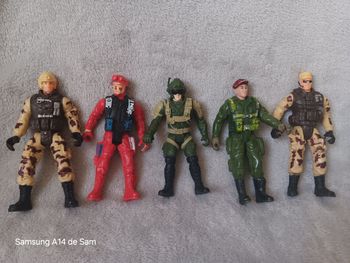 Lot de 8 figurines soldat
