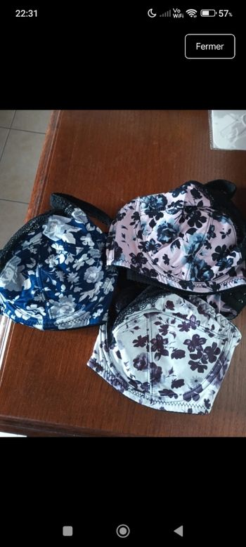 Lot de soutien gorge neufs 