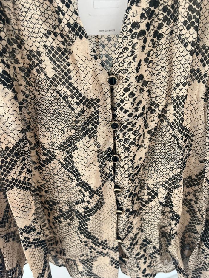 Chemise motif serpent Zara neuve 🥰 - photo numéro 3