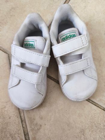 Baskets Adidas taille 21