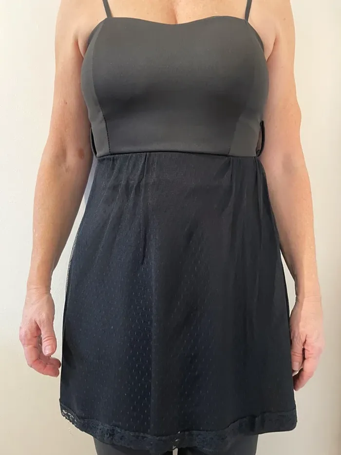 Robe noir courte - photo numéro 2