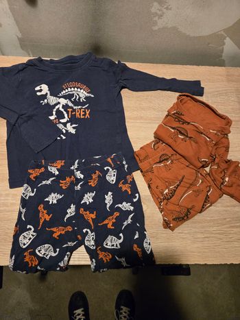 Lot 2 pyjamas