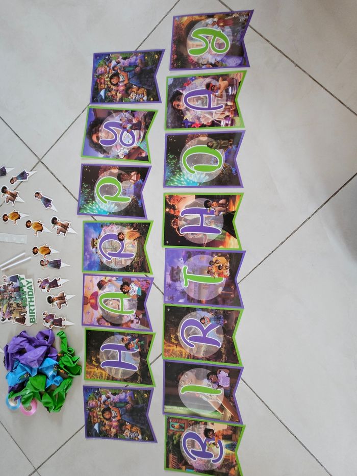 Lot de décoration anniversaire thème encanto - photo numéro 2