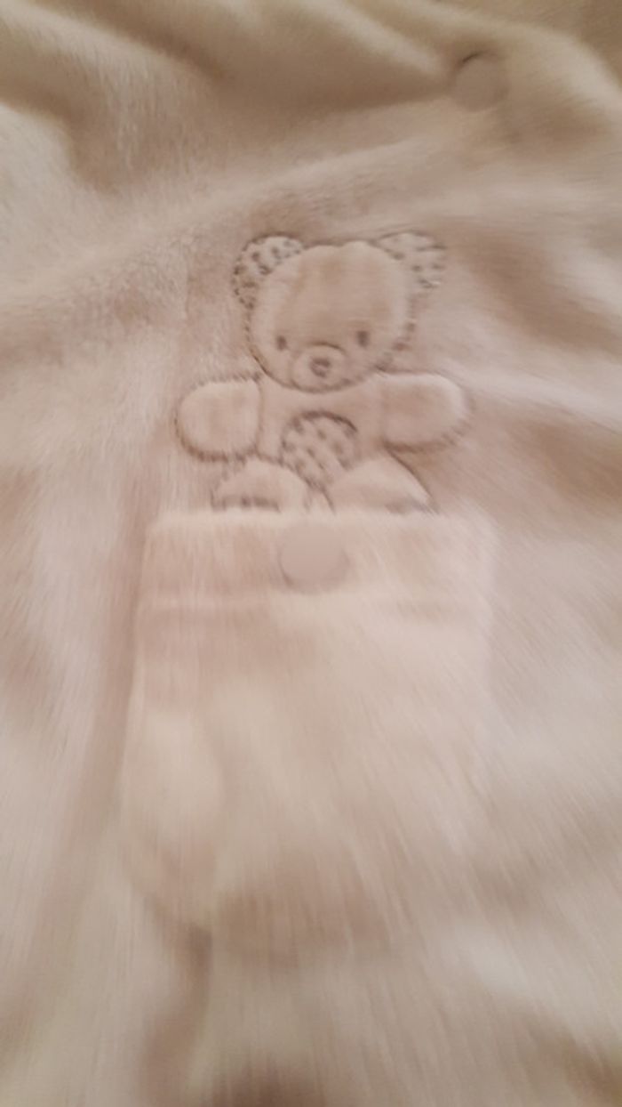 Combinaison taille 9 mois - photo numéro 3