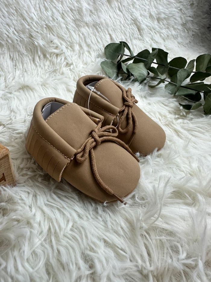 Paire de chaussure marron taille 18 - photo numéro 2