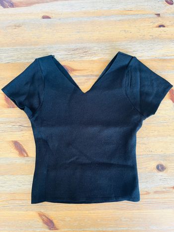 Top noir manches courtes