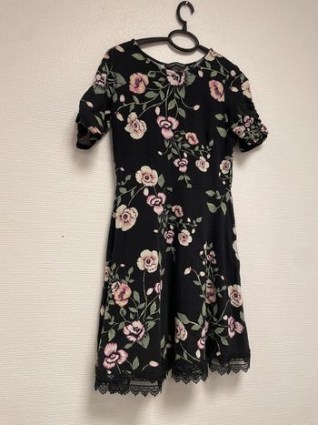 robe fleurie taille 40