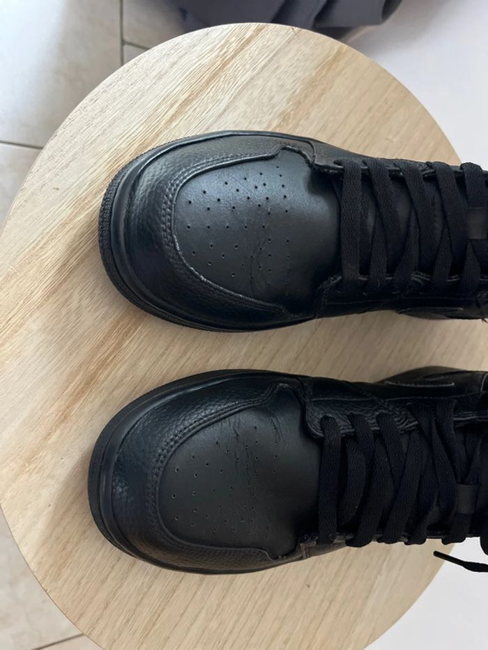 Jordan 1  mid triple black - photo numéro 4