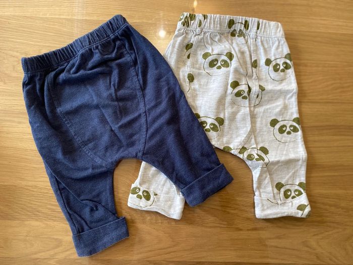 Lot 2 pantalons souples 6 mois - photo numéro 2