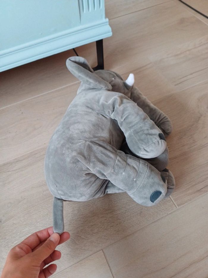 Peluche éléphant toute douce - photo numéro 3