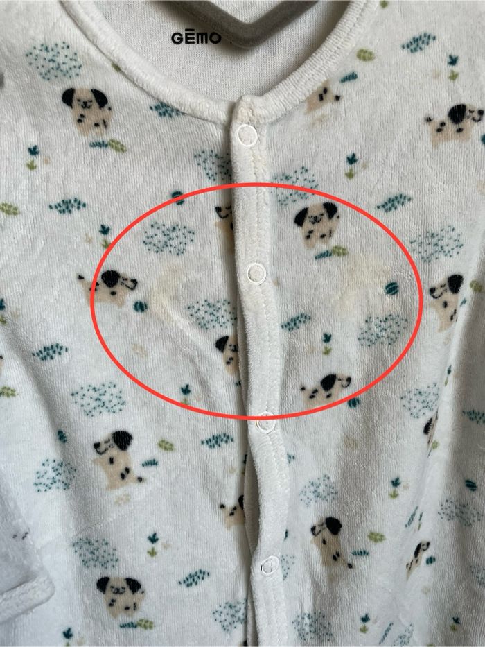 Lot de 2 pyjamas velours tachés - photo numéro 5