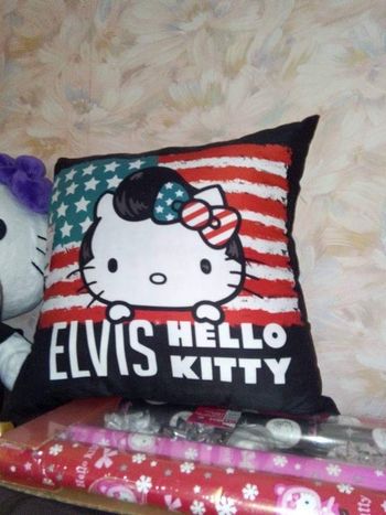 Coussin hello kitty