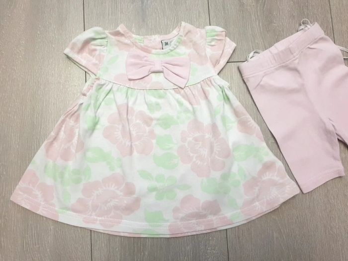 Très bel ensemble 2 pièces. Fille 3 mois - photo numéro 2